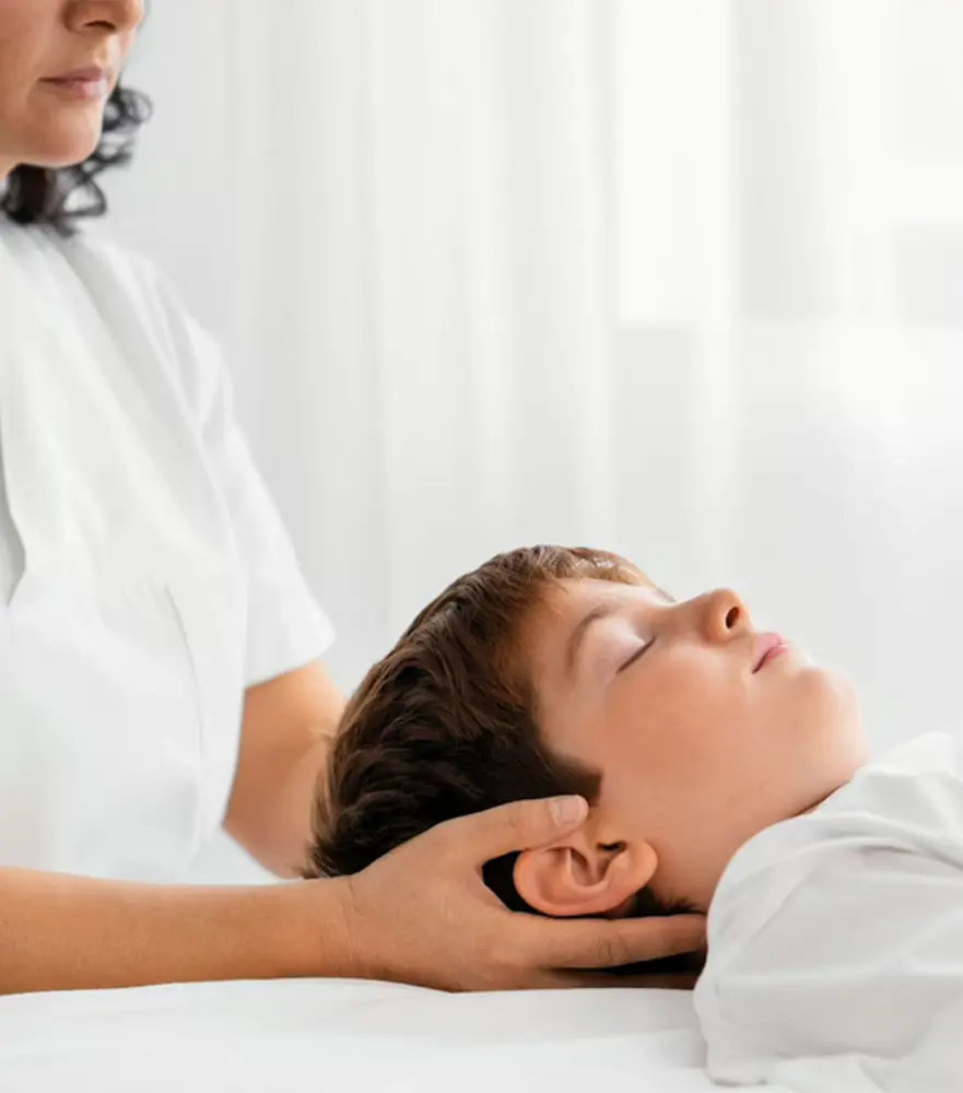 Osteopathe Enfant Enfant en consultation chez un ostéopathe